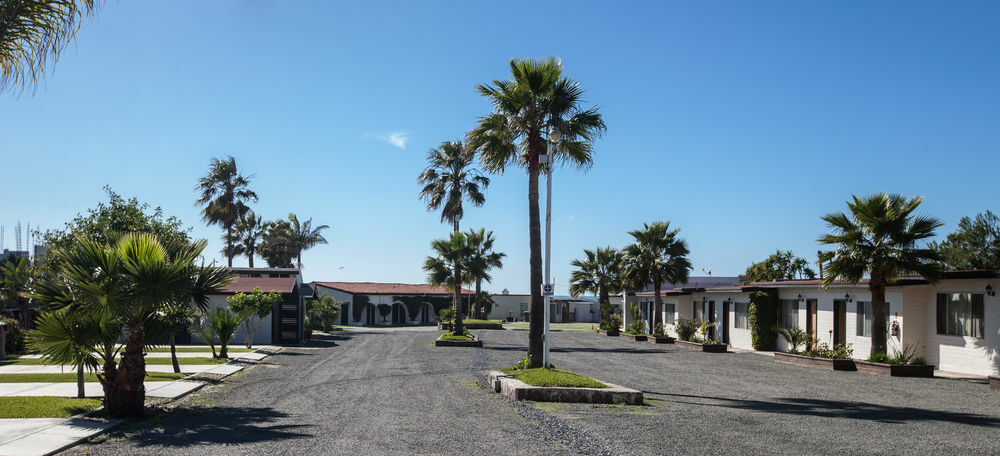 California Villas Y Hotel เอนเซนาดา ภายนอก รูปภาพ