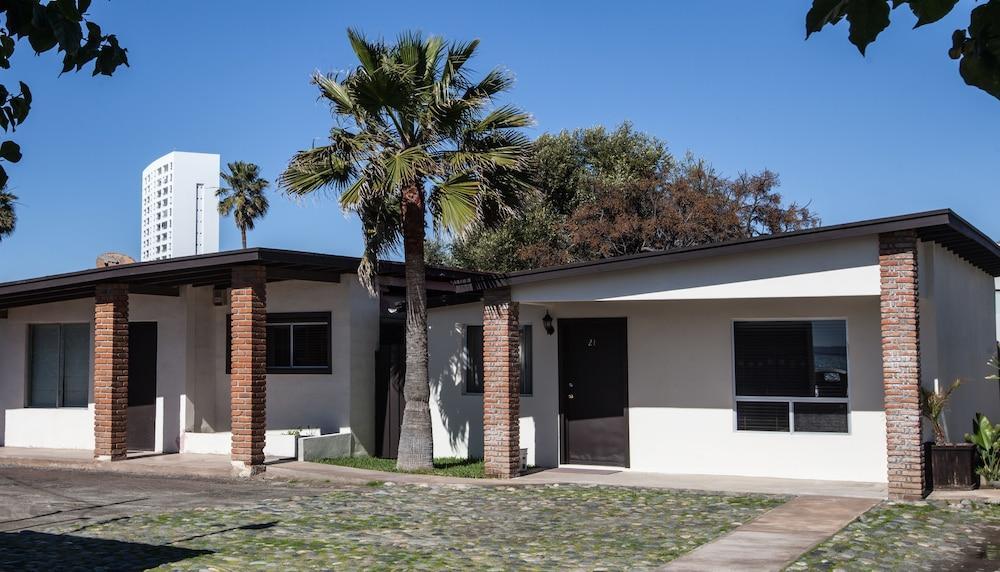 California Villas Y Hotel เอนเซนาดา ภายนอก รูปภาพ